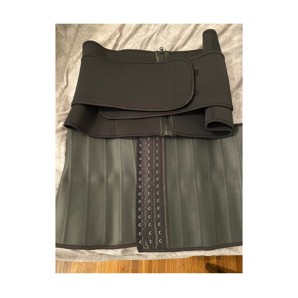 Size 4x corset and waist trainer.